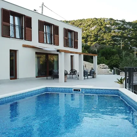 Amazing In 펜션 플로체