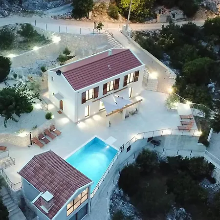 Amazing In פלוצ'ה